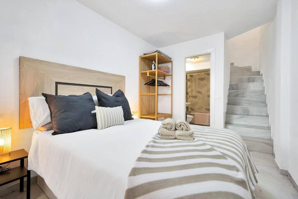 Duplex Con Vistas Al Mar, Piscina Y Gimnasio - Las Abejeras 226 เอสเตโปนา ภายนอก รูปภาพ